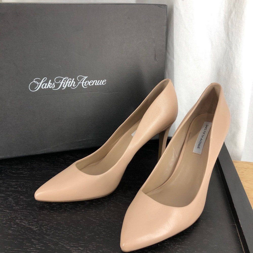 Sak’s Fifth Avenue blush nude leather pumps.